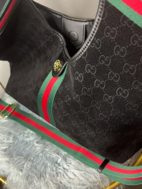 Source Unknown Black Women's Tote with Green and Red Stripe - Picture 2 of 4